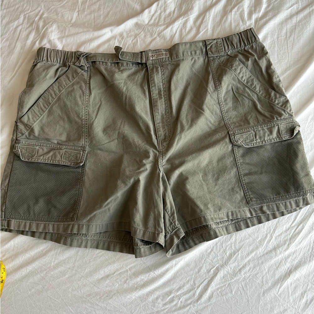 Columbia Olive Green Cargo Hiking Shorts